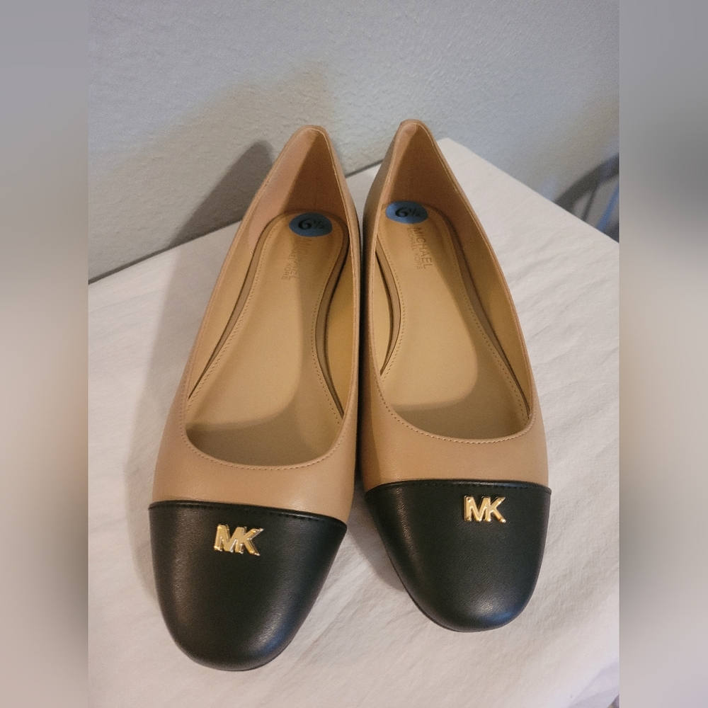 Michael Kors Tan and Black Flats